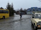 Село принадлежит к Косовскому району и является одним из древнейших гуцульских поселений