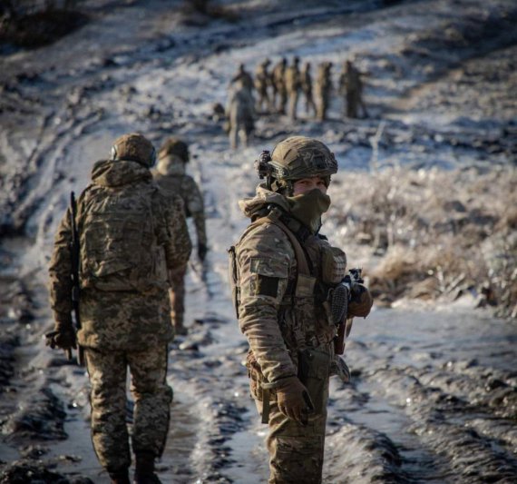 Украинские воины, которые защищают Украину