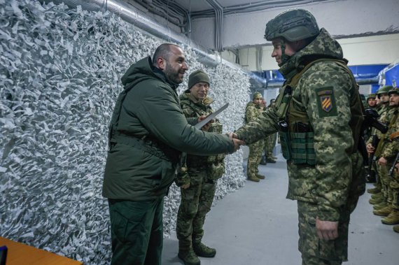 Александр Сырский и Рустем Умеров приехали на передовую