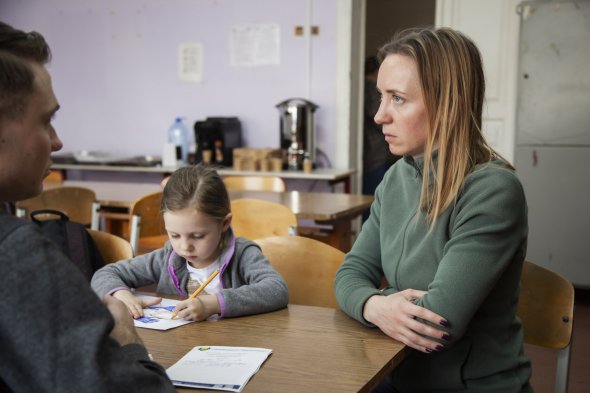 4 річна Поліна, батько якої загинув під час евакуації родини з небезпечної території