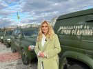 Ирина Федишин приехала на Донбасс, чтобы передать автомобили защитникам