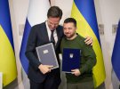 В Харькове президент Украины Владимир Зеленский подписал с премьер-министром Нидерландов Марком Рютте двустороннее соглашение о безопасности