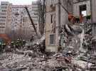 Один из дронов во время маневров среди жилых кварталов Одессы попал в девятиэтажное здание спального района