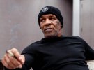 Майкл Тайсон - американский профессиональный боксер. Был абсолютным чемпионом в тяжелом весе и самым молодым боксером, получившим чемпионские звания по версиям WBC, WBA и IBF.