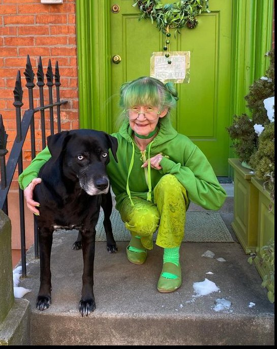 Элизабет Свитхарт из Нью-Йорка 30 лет носит одежду только зеленого цвета 