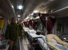 Укрзализныця впервые продемонстрировали медицинский эвакуационный поезд