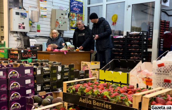 Ринок сільськогосподарської продукції "Столичний" спеціалізується на оптових продажах