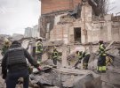 ГСЧС показала фото разрушений в Киеве в результате российской ракетной атаки