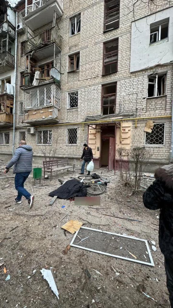 Российские оккупационные войска ударили по Харькову авиационными бомбами, сообщил начальник следственного управления полиции Сергей Болвинов