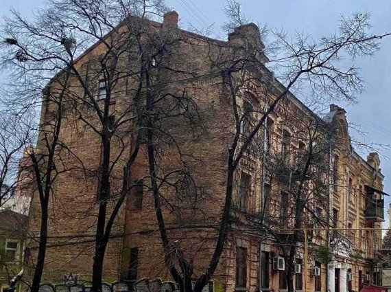 В Киеве на продажу для реконструкции выставили исторический особняк 1898 года