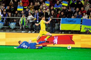 Українські футболісти грають проти ісландців у Вроцлаві, Польща, 26 березня 2024 року