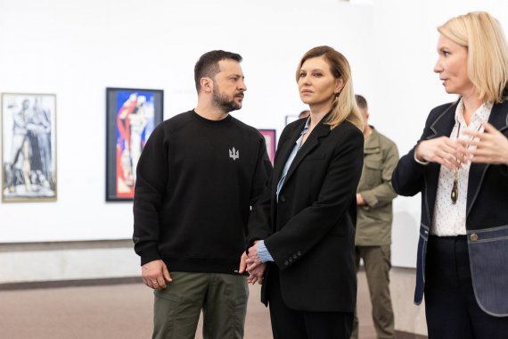Супруги Зеленских на выставке Аллы Горской "Боривітер"