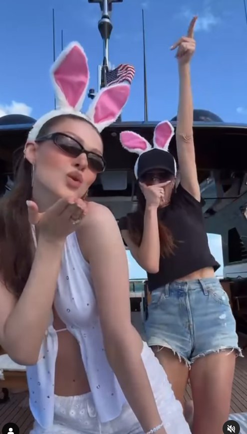 Вікторія Бекхем і Нікола Пельтц