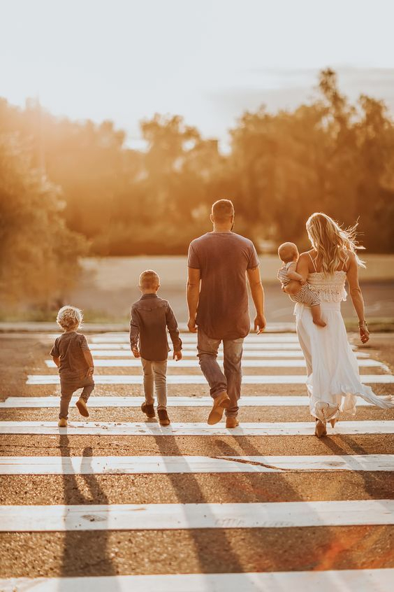 Первісток чи молодша дитина: науковці пояснили, як черговість народження впливає на долю