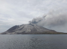 В Индонезии из-за извержения опасного вулкана эвакуируют 12 тыс. человек