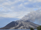 В Індонезії через виверження небезпечного вулкана евакуюють 12 тис. людей