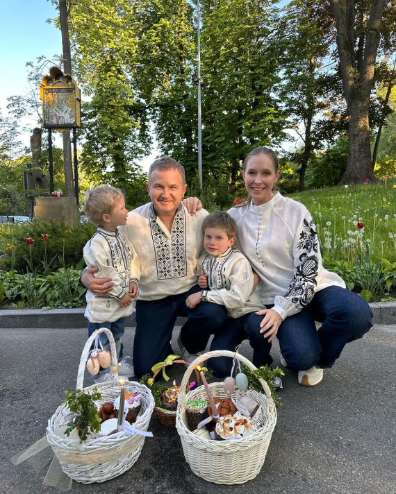 Юрій Горбунов і Катерина Осадча з дітьми