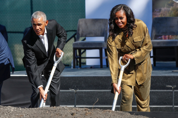 Барак та Мішель Обами на закладанні фундаменту президентського центру Обами у Чикаго