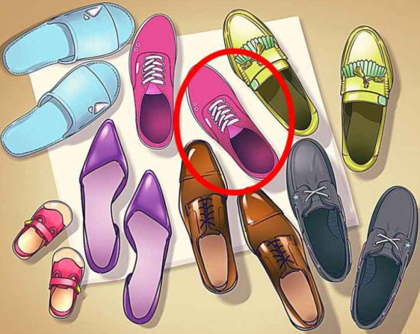 Читатели с высоким вниманием к деталям могут заметить ошибку в стопке обуви за 5 сек. 