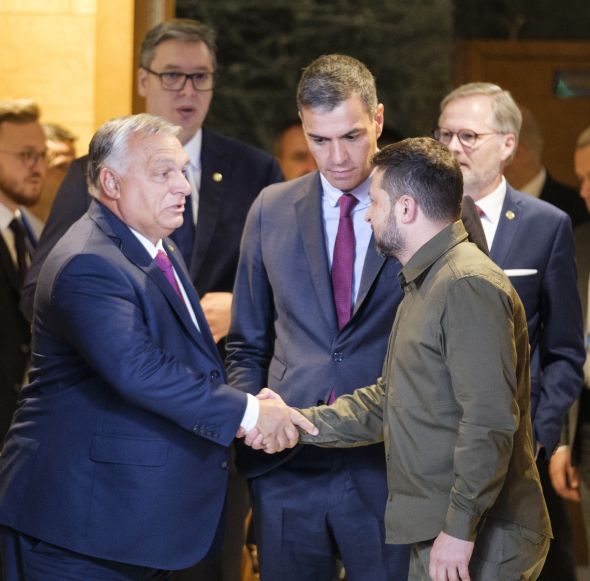 Президент Украины Владимир Зеленский и премьер-министр Венгрии Виктор Орбан в Испании, октябрь 2023 года