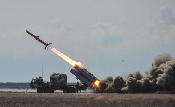 Испытание мобильного комплекса крылатых ракет украинского производства.