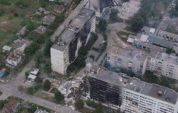 Журналіст Юрій Бутусов опублікував низку фотографій масштабних руйнувань у Вовчанську
