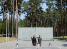 Президент Володимир Зеленський та перша леді Олена Зеленська вшанували пам'ять жертв політичних репресій