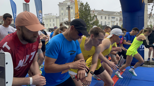 В Тернополе прошел благотворительный марафон в рамках Лиги забегов "RUN 4 VICTORY"