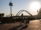У Києві відкрили пішохідний міст-хвилю