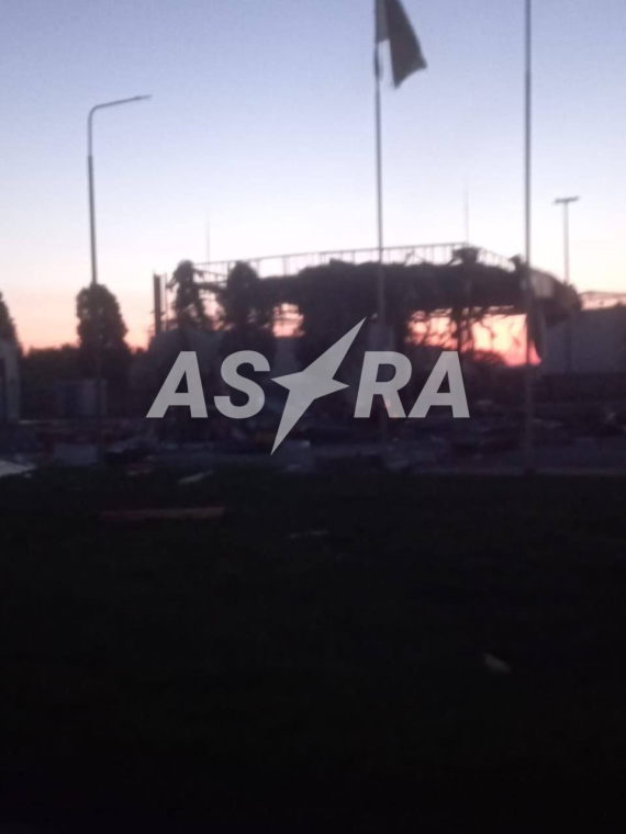 В городе Ливны Орловской области РФ дрон упал на заправочную станцию