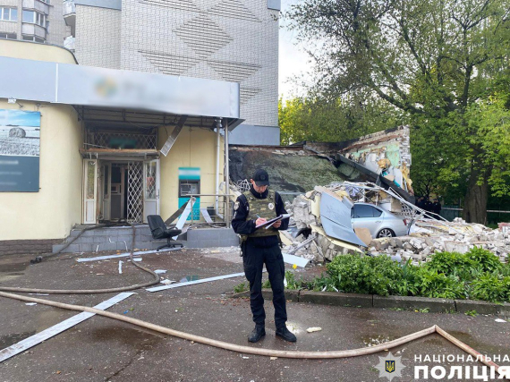 Поліцейські Чернігівщини затримали двох чоловіків, які підірвали банк