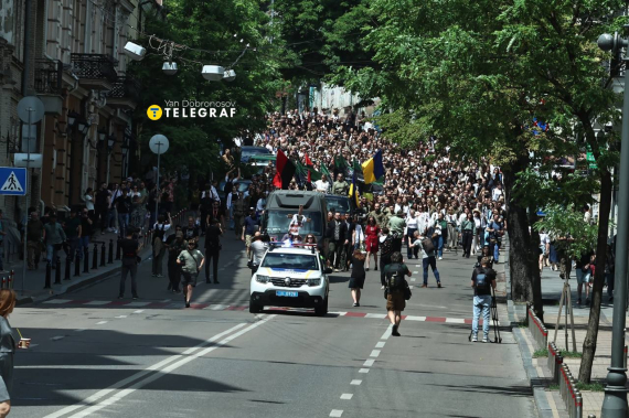 У Києві прощаються з парамедикинею "Госпітальєрів" Іриною "Чекою" Цибух