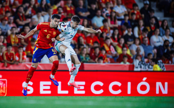 Футбольная сборная Испании дома разгромила сборную Северной Ирландии со счетом 5:1