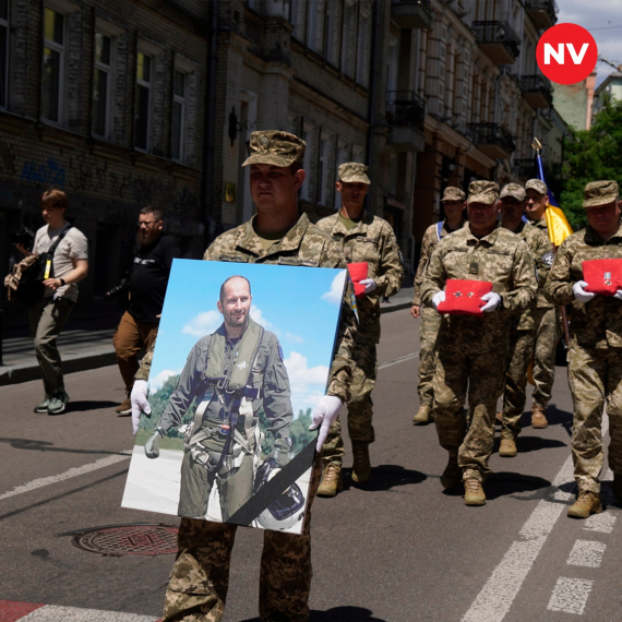 В Киеве попрощались с боевым летчиком 40 бригады тактической авиации воздушного командования "Центр" Воздушных сил ВСУ, полковником Валентином Коренчуком с позывным "Бджоляр"