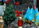 Невідомі пошкодили могили українських героїв