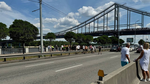 У Києві обірвався трос атракціону через річку Дніпро