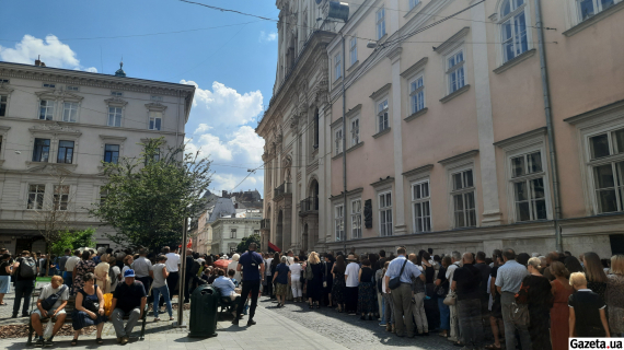 З Іриною Фаріон прощаються у Львові. Її поховають на Личаківському цвинтарі