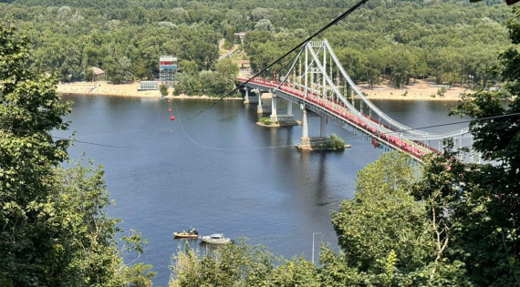 21 июля в Киеве оборвался трос аттракциона-спуска через реку Днепр