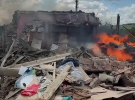 Спасатель приехал тушить пожар в собственное жилище в поселке Большой Бурлук. В результате российского авиаудара погибла его жена, а сын получил ранения.