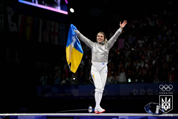 Ольга Харлан після перемоги на Олімпіаді-2024 у Парижі