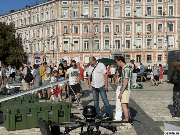 На Софійській площі відкрили виставку новітньої української техніки