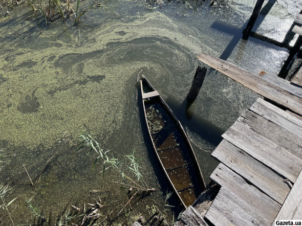 Вода в реке Удай упала на несколько метров. Однако весной подступает почти к самому мосту