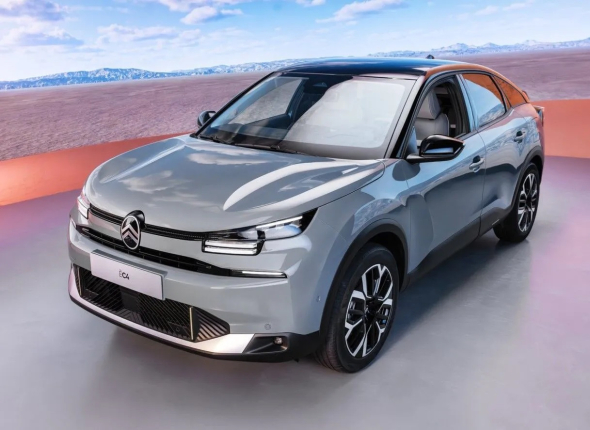 Citroen C4 2025 модельного года имеет необычный вид