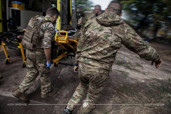 Президент показал новые фото с фронта