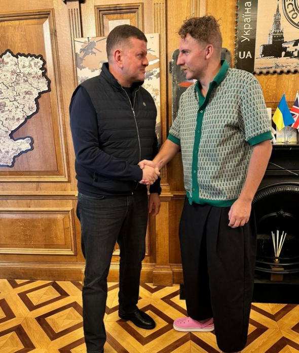 Валерій Залужний уклав парі з Євгеном Клопотенком: що зобов'язався зробити шеф-кухар