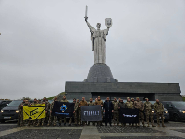 Автівки на фронт: Фонд інвестора Максима Кріппи MK Foundation передає автівки на фронт