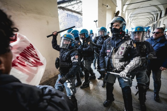 В Турине прошли студенческие протесты