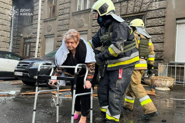 90-летняя киевлянка Алия Алиева пострадала от российских дронов-камикадзе