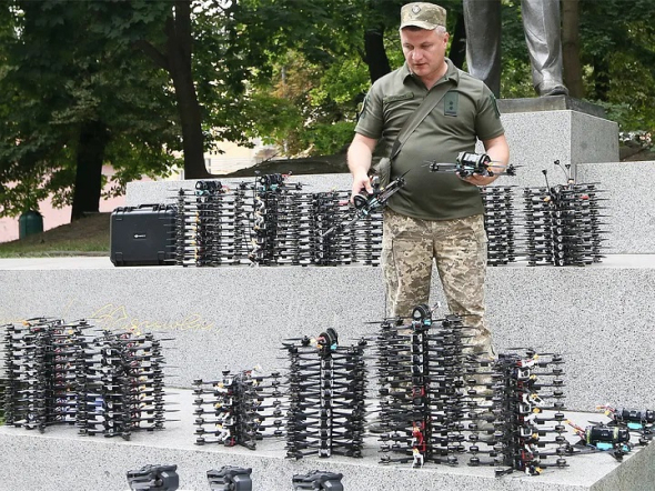 Григорий Козловский с командой закупают дроны в рамках инициативы "Пташки Перемоги" для украинской армии