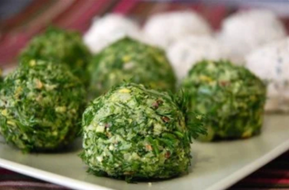 кульки з броколі та фісташками